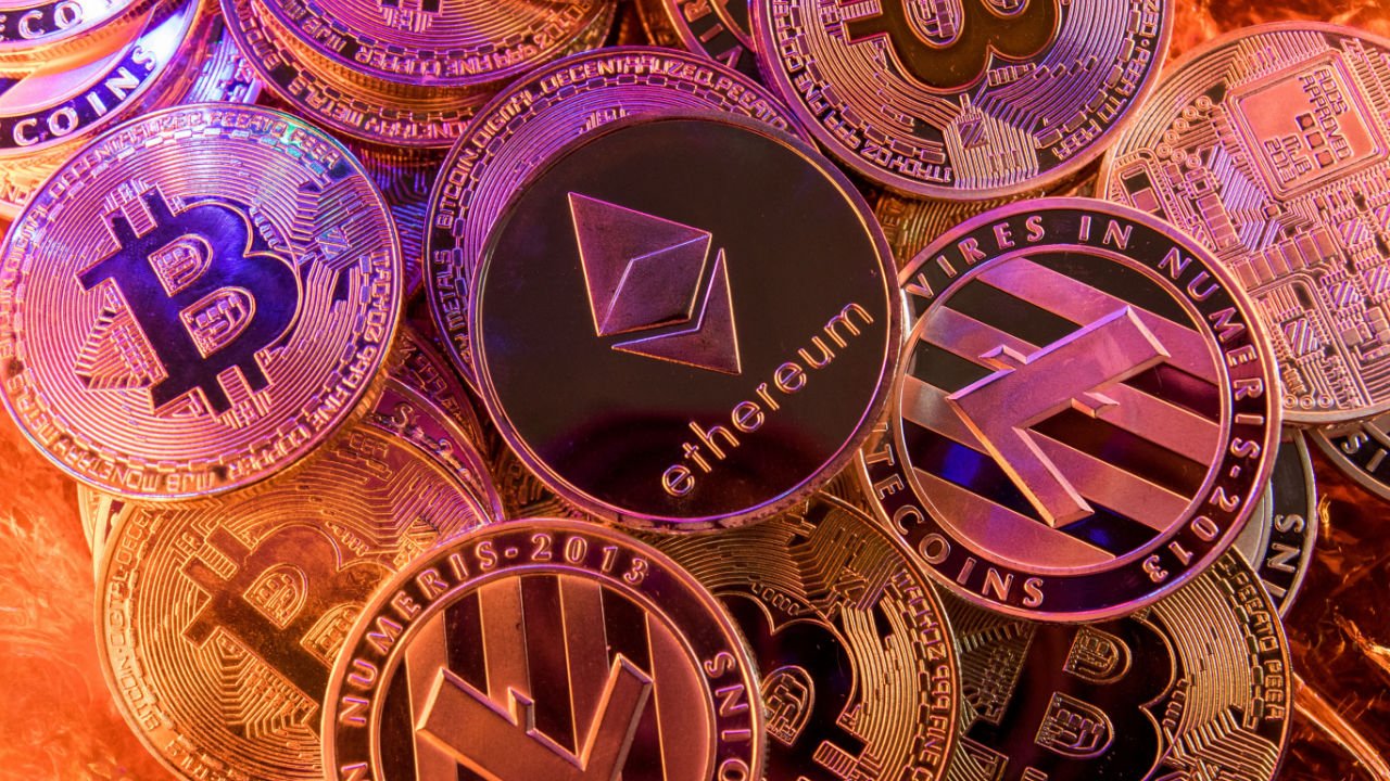 Altcoin Challenges Highlight Bitcoin’s Dominance